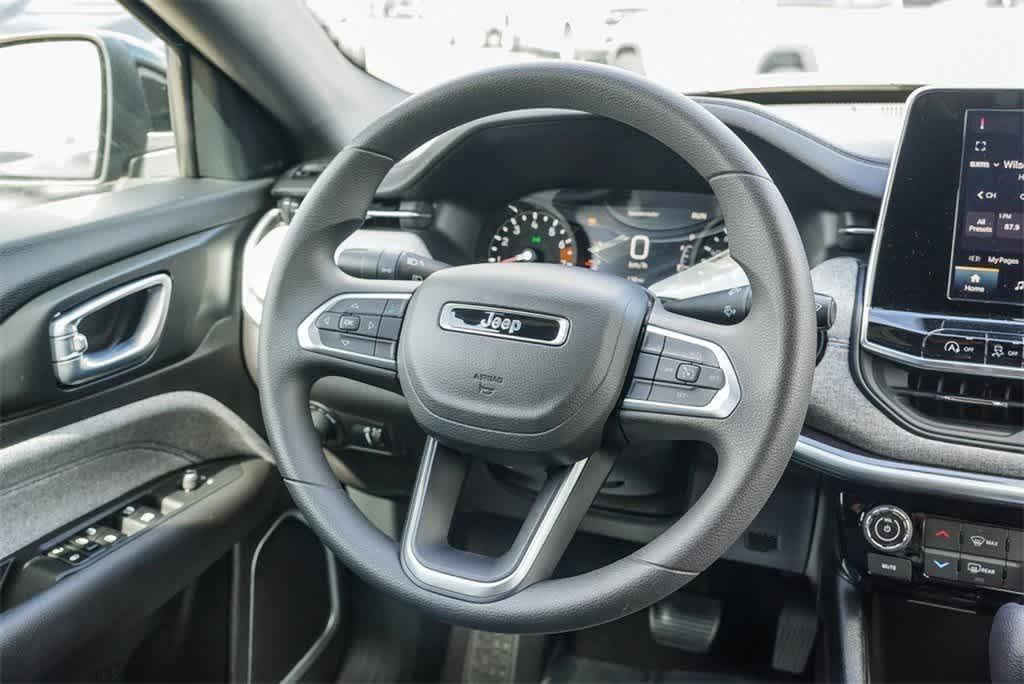 new 2025 Jeep Compass car, priced at $28,090