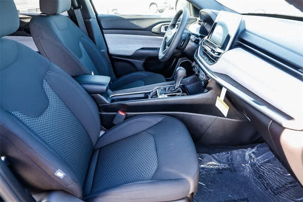 new 2025 Jeep Compass car, priced at $28,090