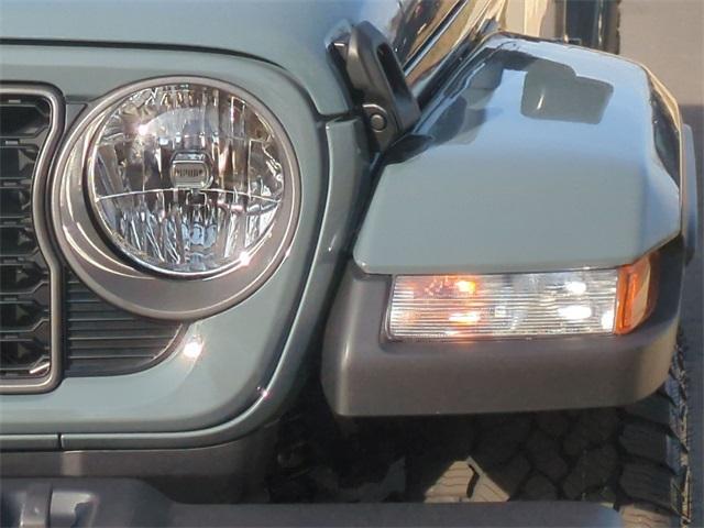new 2025 Jeep Gladiator car, priced at $41,965