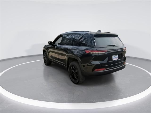 new 2025 Jeep Grand Cherokee car, priced at $39,989
