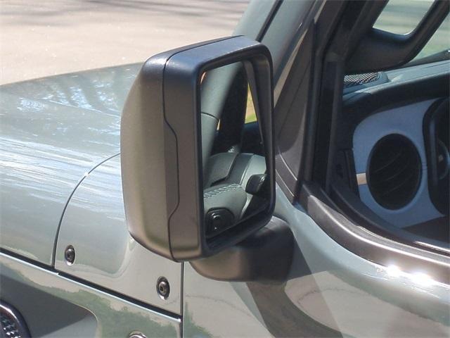 new 2025 Jeep Wrangler car, priced at $43,951