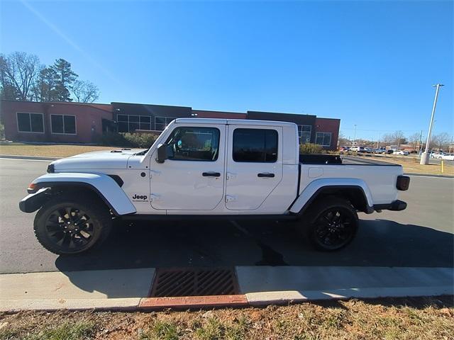 new 2025 Jeep Gladiator car, priced at $41,652