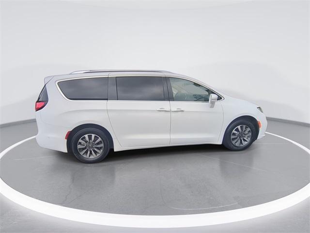 used 2021 Chrysler Pacifica Hybrid car, priced at $23,523