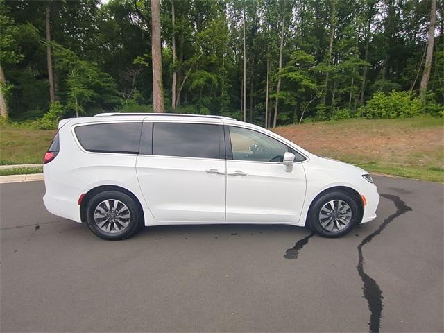 used 2021 Chrysler Pacifica Hybrid car, priced at $23,523