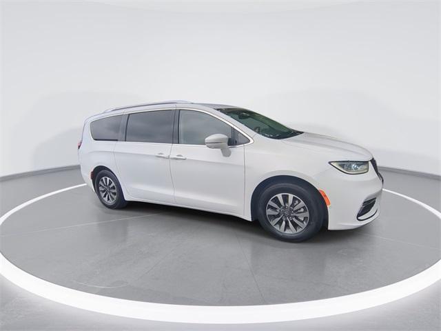 used 2021 Chrysler Pacifica Hybrid car, priced at $23,523