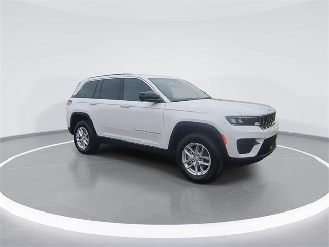 new 2025 Jeep Grand Cherokee car, priced at $38,004
