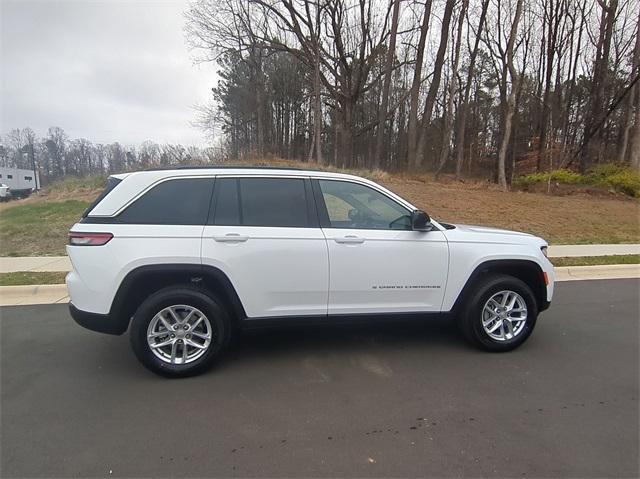 new 2025 Jeep Grand Cherokee car, priced at $38,004