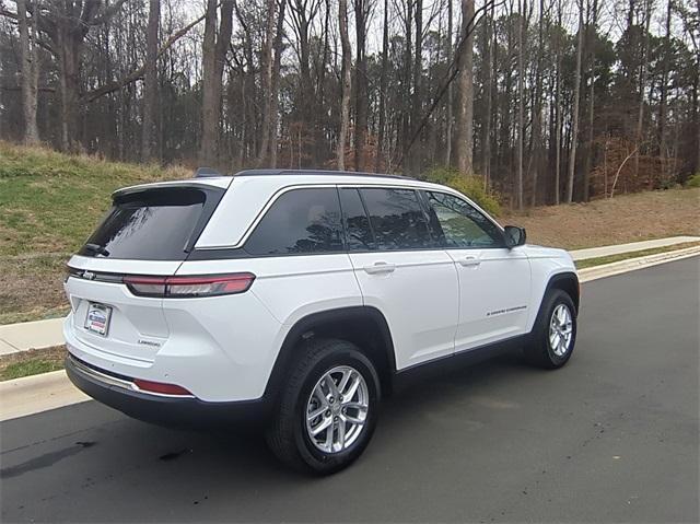 new 2025 Jeep Grand Cherokee car, priced at $38,004