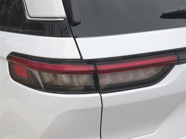 new 2025 Jeep Grand Cherokee car, priced at $38,004