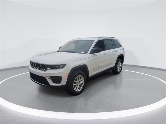 new 2025 Jeep Grand Cherokee car, priced at $38,004