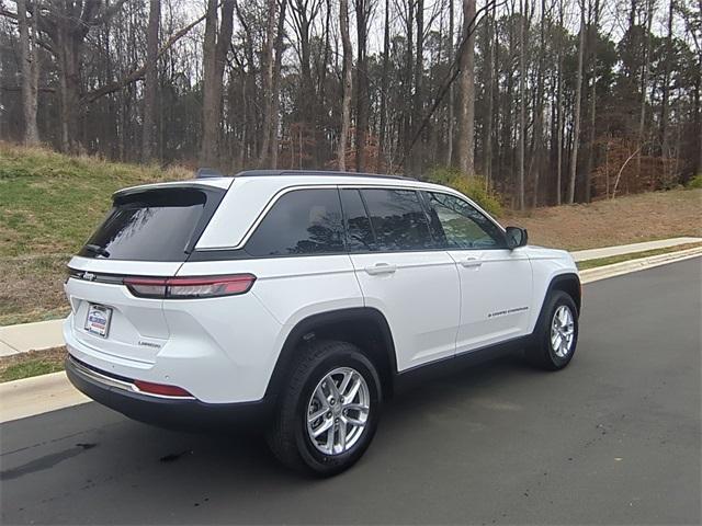 new 2025 Jeep Grand Cherokee car, priced at $38,004