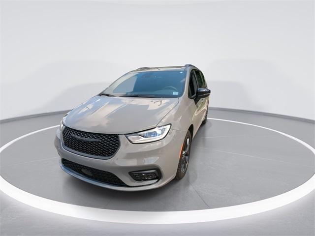 new 2024 Chrysler Pacifica car, priced at $35,997
