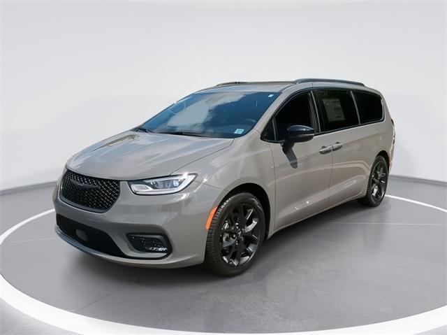 new 2024 Chrysler Pacifica car, priced at $35,997