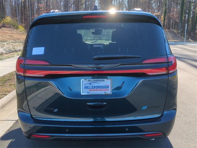 new 2025 Chrysler Pacifica Hybrid car, priced at $48,275