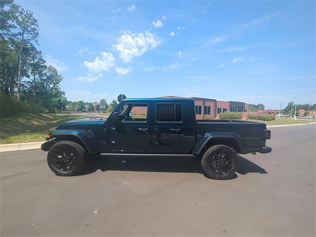 new 2025 Jeep Gladiator car, priced at $46,195