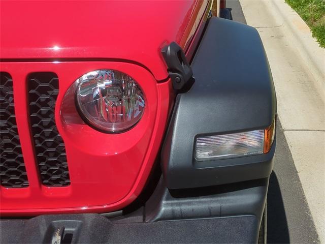 used 2022 Jeep Gladiator car, priced at $30,400