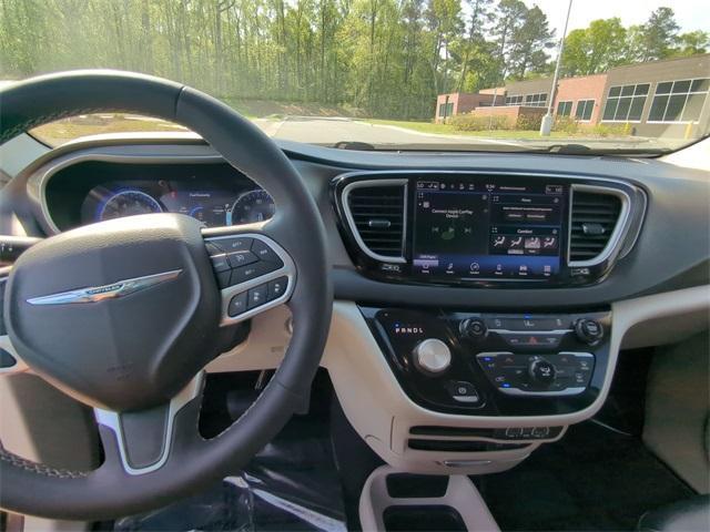 used 2022 Chrysler Pacifica car, priced at $20,890