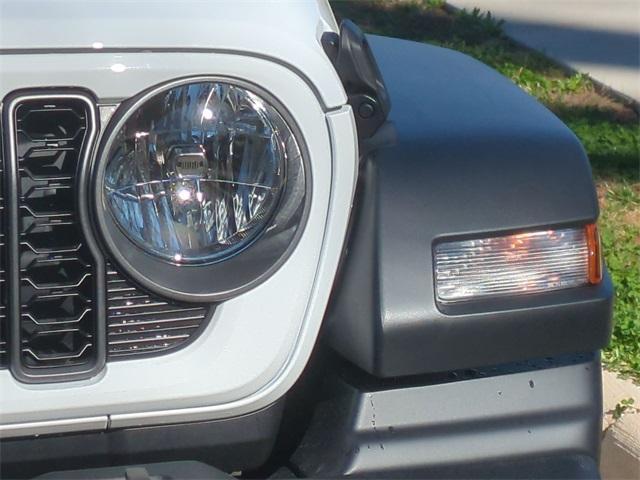 new 2025 Jeep Wrangler car, priced at $45,323