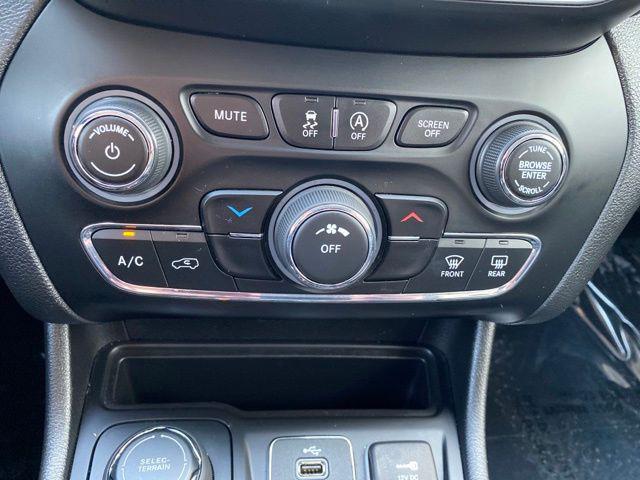 used 2019 Jeep Cherokee car, priced at $15,655