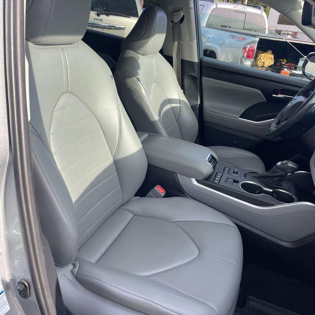 used 2022 Toyota Highlander car, priced at $35,975