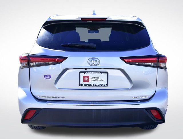 used 2022 Toyota Highlander car, priced at $35,900