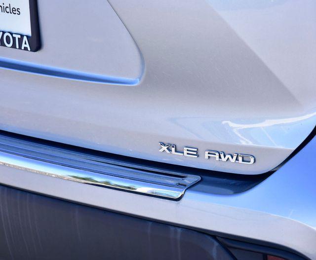 used 2022 Toyota Highlander car, priced at $35,900