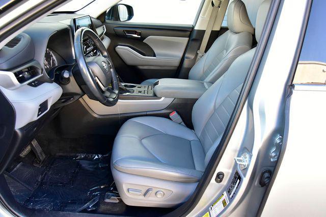 used 2022 Toyota Highlander car, priced at $35,900