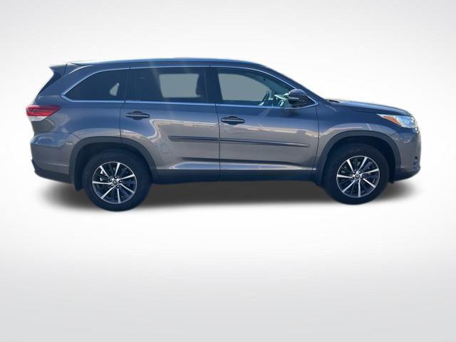 used 2019 Toyota Highlander car, priced at $31,875
