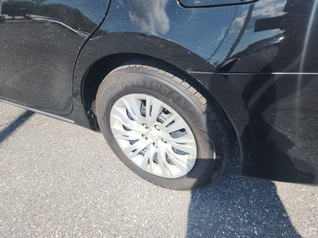 used 2014 Toyota Camry Hybrid car, priced at $14,300