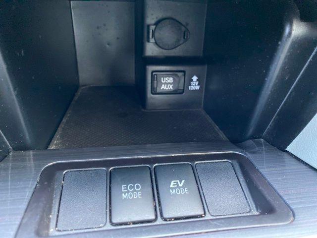 used 2014 Toyota Camry Hybrid car, priced at $14,600