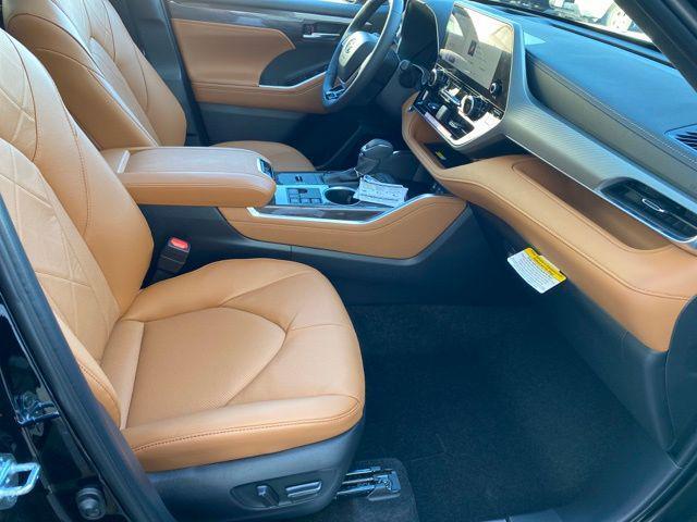 new 2025 Toyota Highlander Hybrid car, priced at $57,281