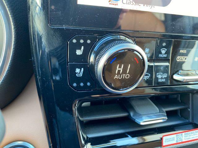 new 2025 Toyota Highlander Hybrid car, priced at $57,281