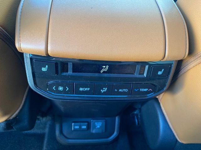 new 2025 Toyota Highlander Hybrid car, priced at $57,281