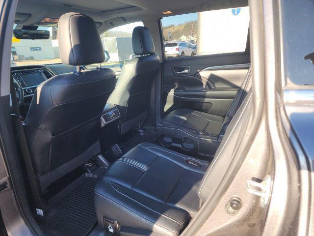 used 2018 Toyota Highlander car, priced at $22,100