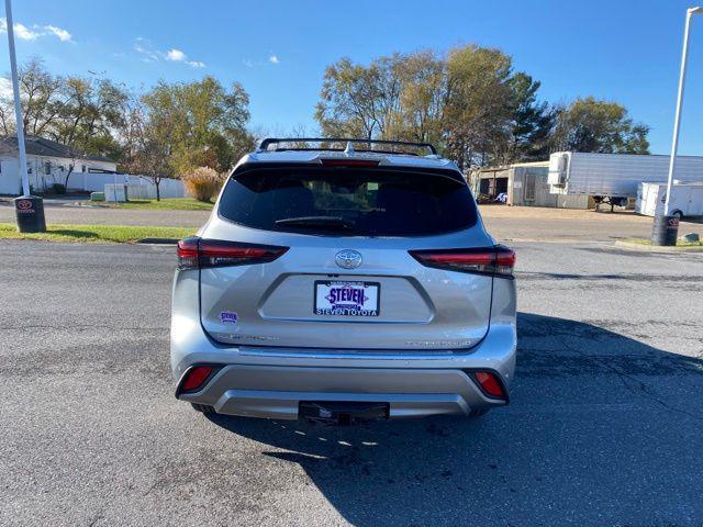 new 2025 Toyota Highlander car, priced at $55,432