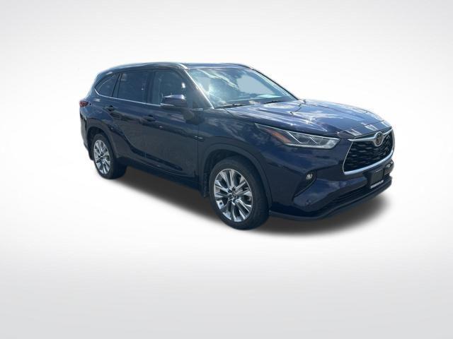 used 2020 Toyota Highlander car, priced at $34,900
