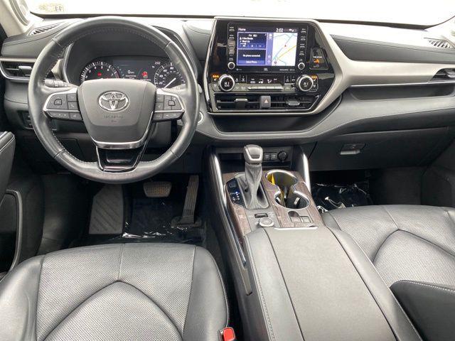 used 2021 Toyota Highlander car, priced at $37,135