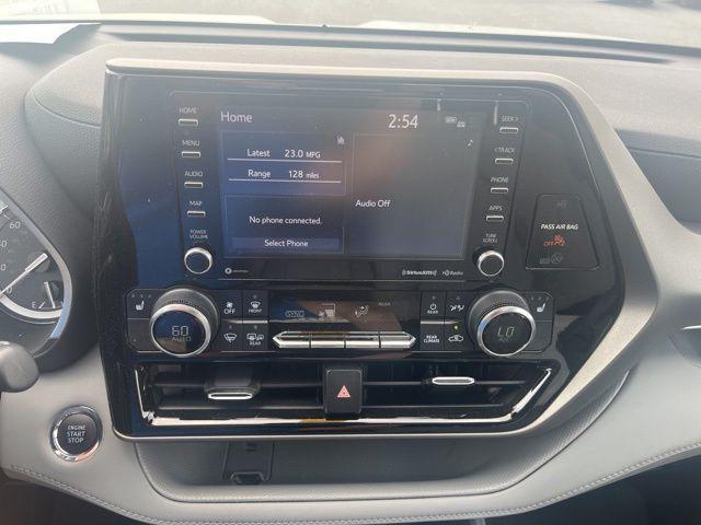 used 2022 Toyota Highlander car, priced at $39,350