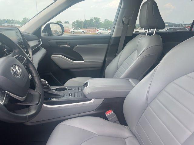 used 2022 Toyota Highlander car, priced at $39,350