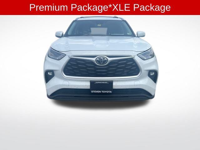 used 2022 Toyota Highlander car, priced at $39,350