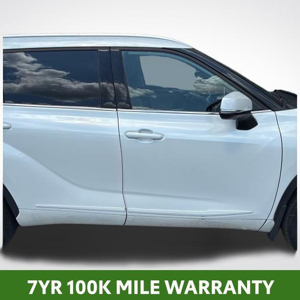 used 2022 Toyota Highlander car, priced at $44,250