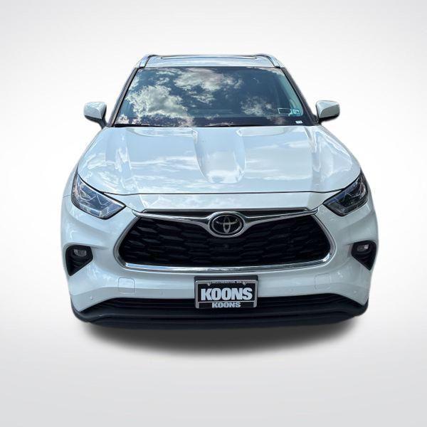 used 2022 Toyota Highlander car, priced at $44,250