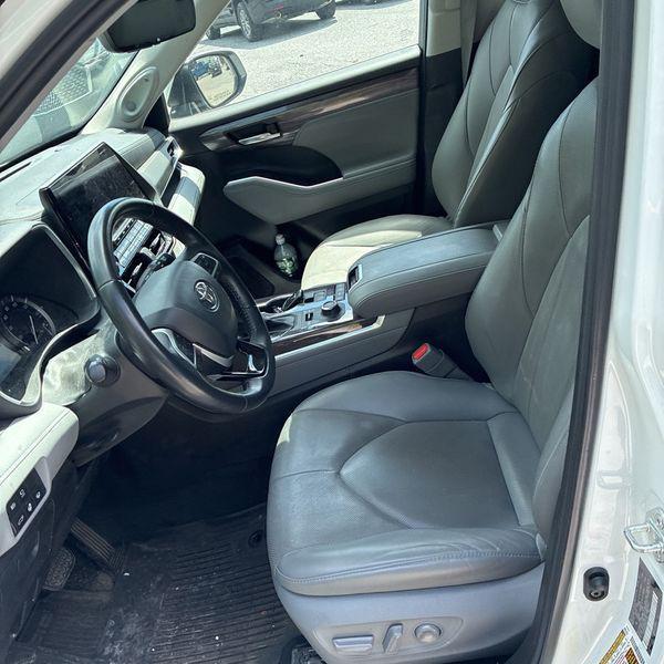 used 2022 Toyota Highlander car, priced at $44,250