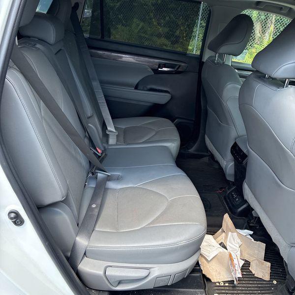 used 2022 Toyota Highlander car, priced at $44,250