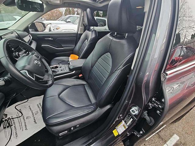 used 2022 Toyota Highlander car, priced at $36,200