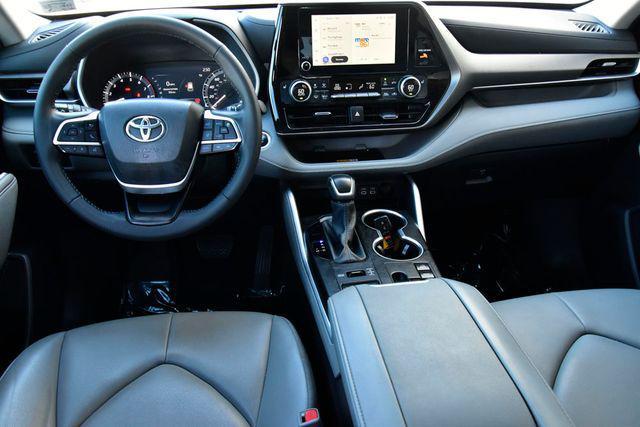 used 2024 Toyota Highlander car, priced at $40,125