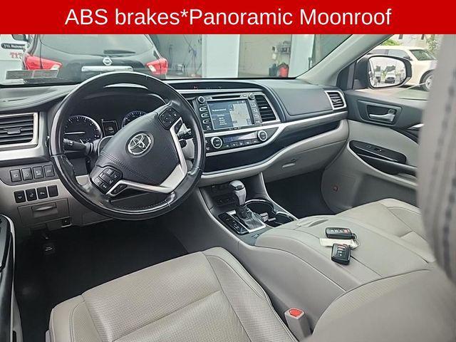 used 2018 Toyota Highlander car, priced at $28,900