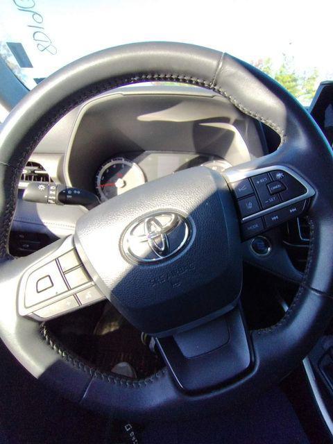 used 2022 Toyota Highlander car, priced at $34,575