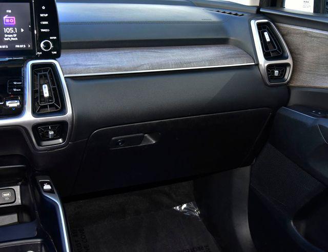 used 2022 Kia Sorento car, priced at $26,995