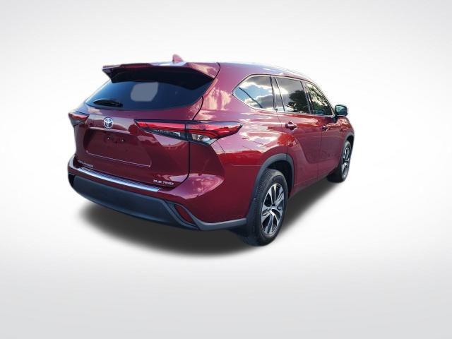 used 2022 Toyota Highlander car, priced at $37,695